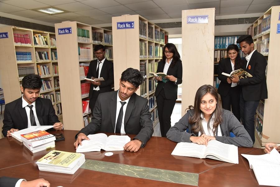 Amity Global Business School Pune Library Facilities photo 6